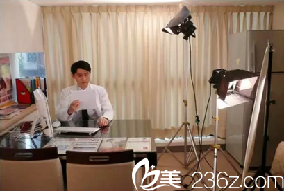 徐登志接受中国台湾电视媒体采访